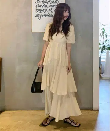 랜덤 밑단 티어드 원피스
