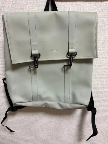 RAINS 워터프루프 백팩