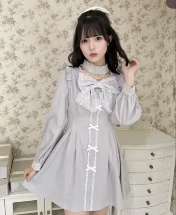 Rojita 원피스 긴팔 데콜테 참 포함 퍼플