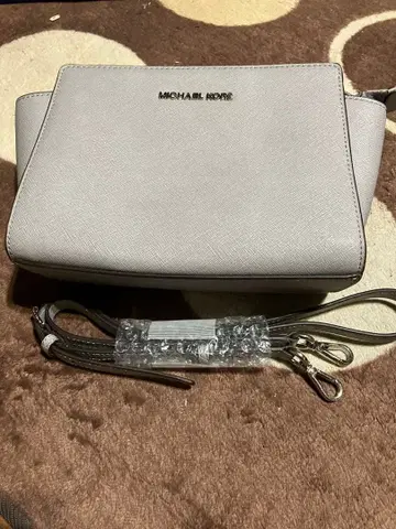 MICHAEL KORS 그레이 숄더백