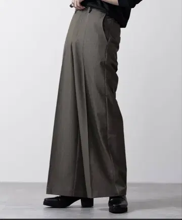 백 브러쉬드 TR 플레어 슬랙스