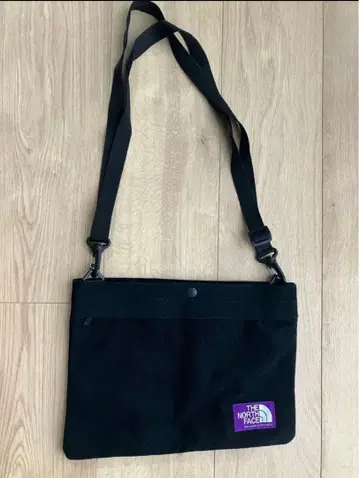 THE NORTH FACE 블랙 숄더백