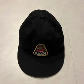RVCA 블랙 캡 밸런스 오브 오포지츠