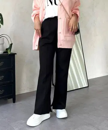 새상품급*프로즈 베일 [ MOMO ] 슬릿 플레어 팬츠