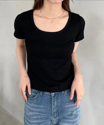 블랙 스퀘어 넥 반팔 T셔츠