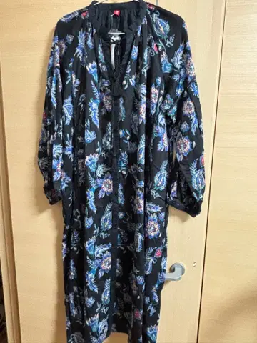 새상품, 미사용 차이하네 블랙 긴팔 셔츠 원피스