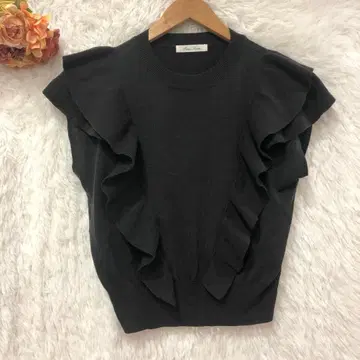 로즈팜 프릴 니트 상의 [ M ] 크루넥 블랙