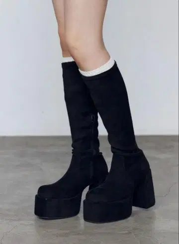 EMODA 에모다 벌키 플랜 핏 부츠 롱 부츠 블랙 스웨이드 S