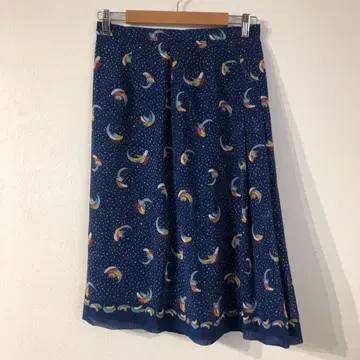 네이비 플레어 스커트 무지개 물방울 패턴 무릎 기장