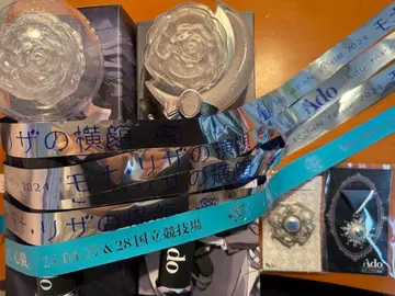 Ado 응원봉, 은색 테이프, VIP 브로치