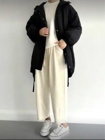 블랙 후드 부착 오버 사이즈 퍼퍼 자켓