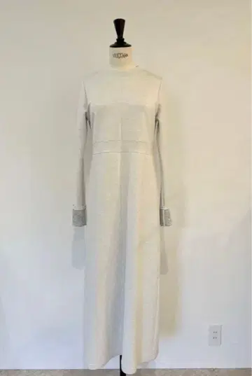 바이컬러 슬림 롱 원피스 S 사이즈 미사용 새상품 로지몬스터