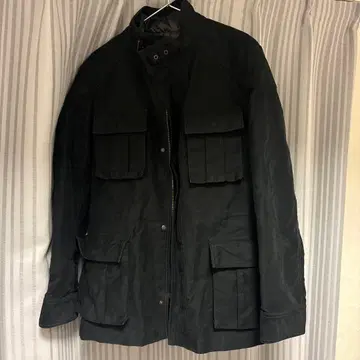 United Arrows 블랙 밀리터리 자켓과 베스트