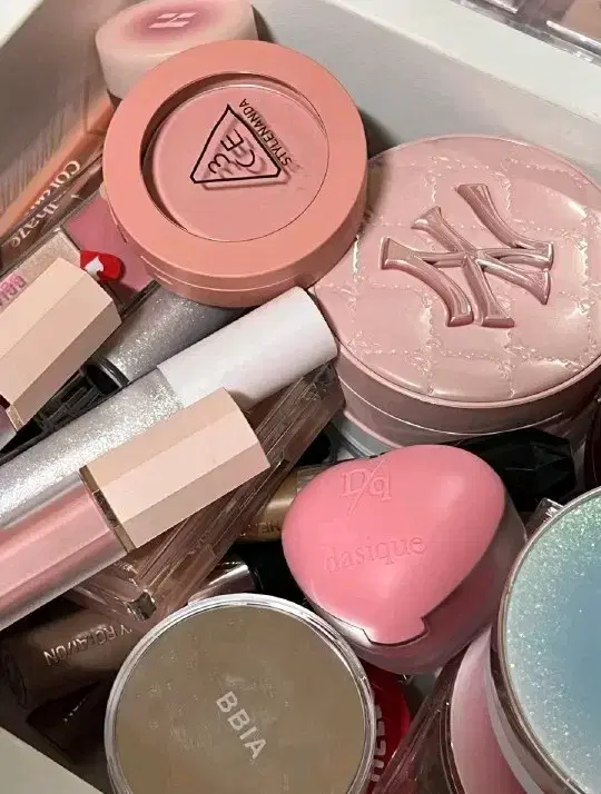 (Almost New) Cosmetics Random Box Spring Warm Autumn Warm Cool Summer Cool Winter