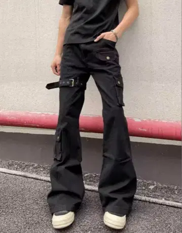 블랙 플레어 카고 팬츠