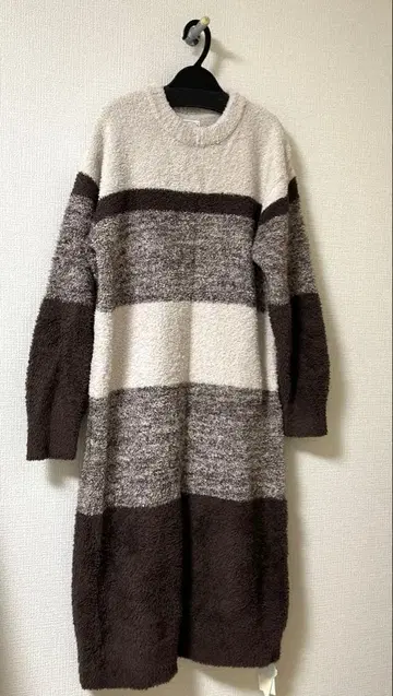 새상품 젤라또피케 파우더 원피스