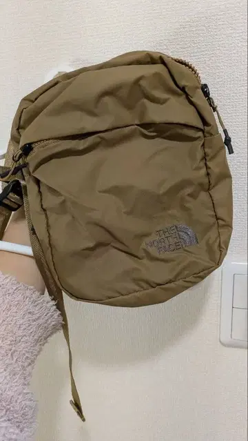 THE NORTH FACE 브라운 숄더백
