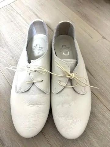 미사용 새상품 ramble dance 레이스업 슈즈 24.0cm EEE