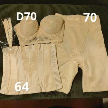 FOUR Sis & Co. 브라이덜 이너 D70