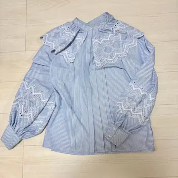 [컨디션 최상] CADUNE 아이렛 칼라 블라우스