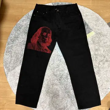 프랭클린 초상 프린트 블랙 데님 팬츠