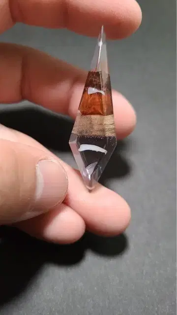 레진과 나무를 조합한 크리스탈 우드 레진