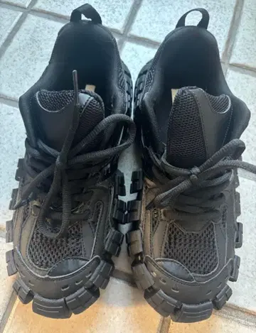 [ nomnom ] 통굽 밑창 스니커즈