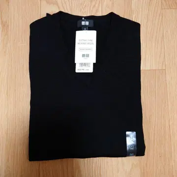 엑스트라 파인 메리노울 스웨터 M 사이즈 블랙 다크 그레이