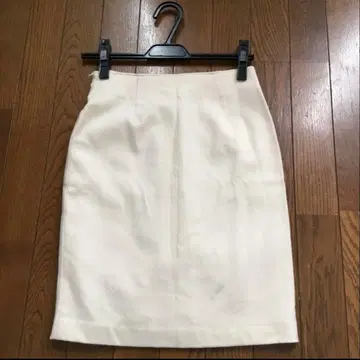 화이트 아이보리 타이트 스커트 허리 61cm