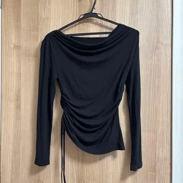 FRAY I.D 블랙 긴팔 상의