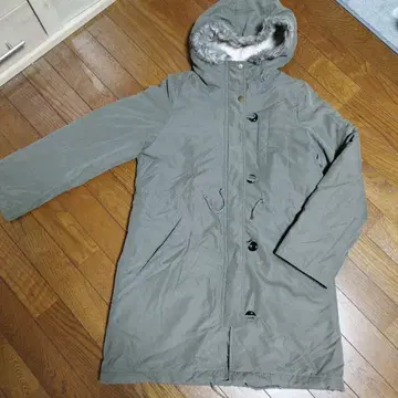 Lutilque 후드 부착 다운 자켓 올리브 그린