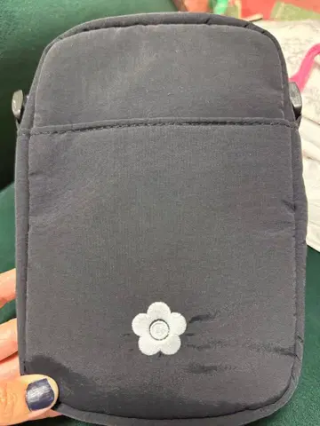 마리콴트 숄더백 블랙