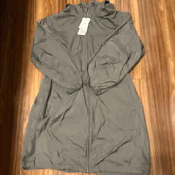 유니클로 포켓터블 코트 올리브 XS