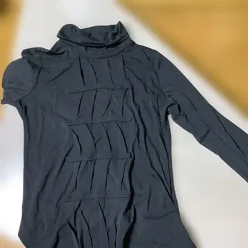 E'clat 터틀넥 블랙 긴팔 티셔츠