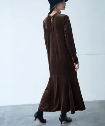 [새상품급] EMMEL REFINES 벨로아 원피스 브라운