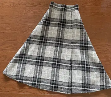 새상품급 미라 오웬 그레이 계열 체크 플레어 스커트