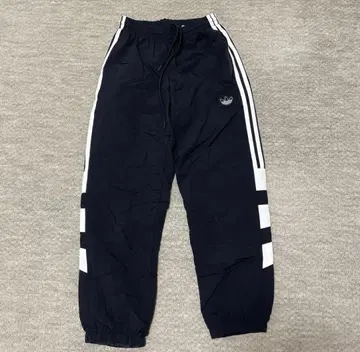 아디다스 오리지널스 바스락 팬츠