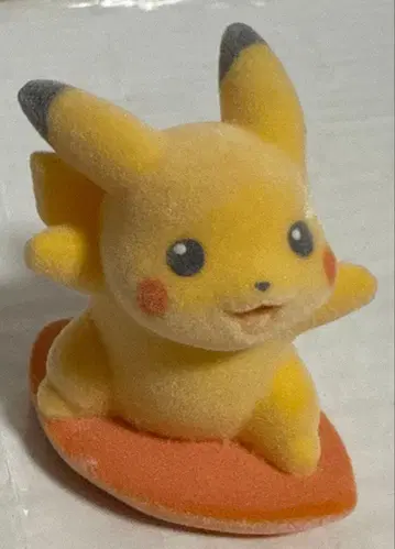부드러운 포켓몬 파도타기 피카츄 플로키 사양 피규어