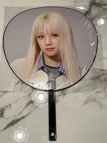 i-dle 2025 아이-dle YUQI 부채