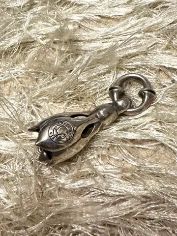 론원스 티어벨 M 사이즈 펜던트