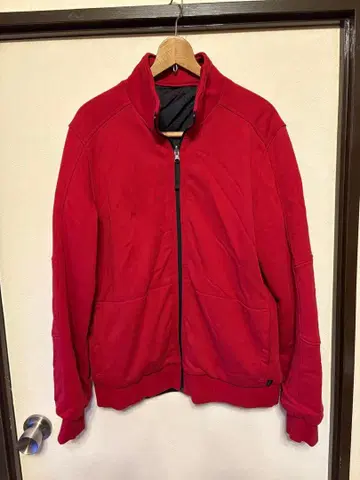 BOSS 휴고보스 빨간색 후드 부착 집업 점퍼