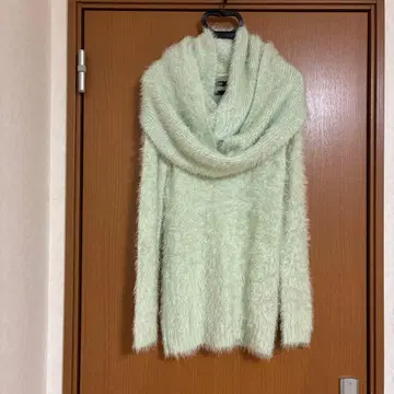 민트 그린 V넥 긴팔 스웨터 오버 사이즈