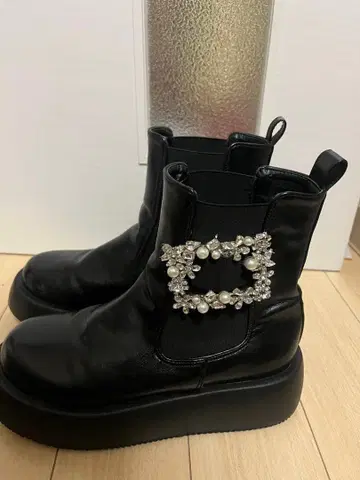 Chesty 체스티 비쥬 버클 숏부츠 M 사이즈