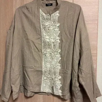 Marble Sud 애니멀 레이스 긴팔 셔츠 베이지