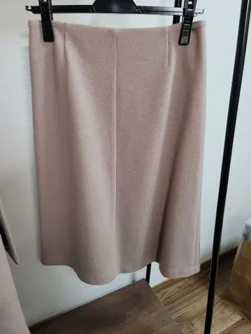 INDIVI 베이지 타이트 스커트