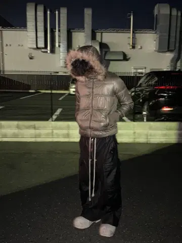 Y2K 퍼 달린 다운 자켓 헤이세이 갸루 남자 광택 짧은 기장 opium