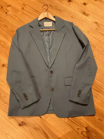 자켓 탁한 블루