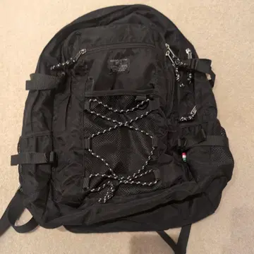 GUSCIO 블랙 백팩