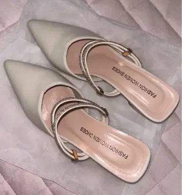 패션 여성 슈즈 아이보리 샌들