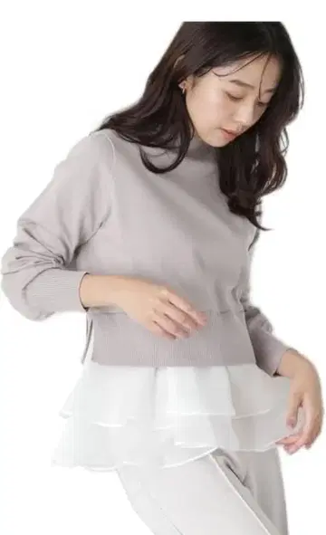 NATURAL BEAUTY BASIC 시어 프릴 레이어드 니트